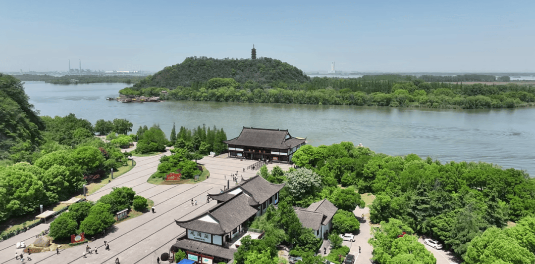 A scenic view of Zhenjiang Jiaoshan Beilin