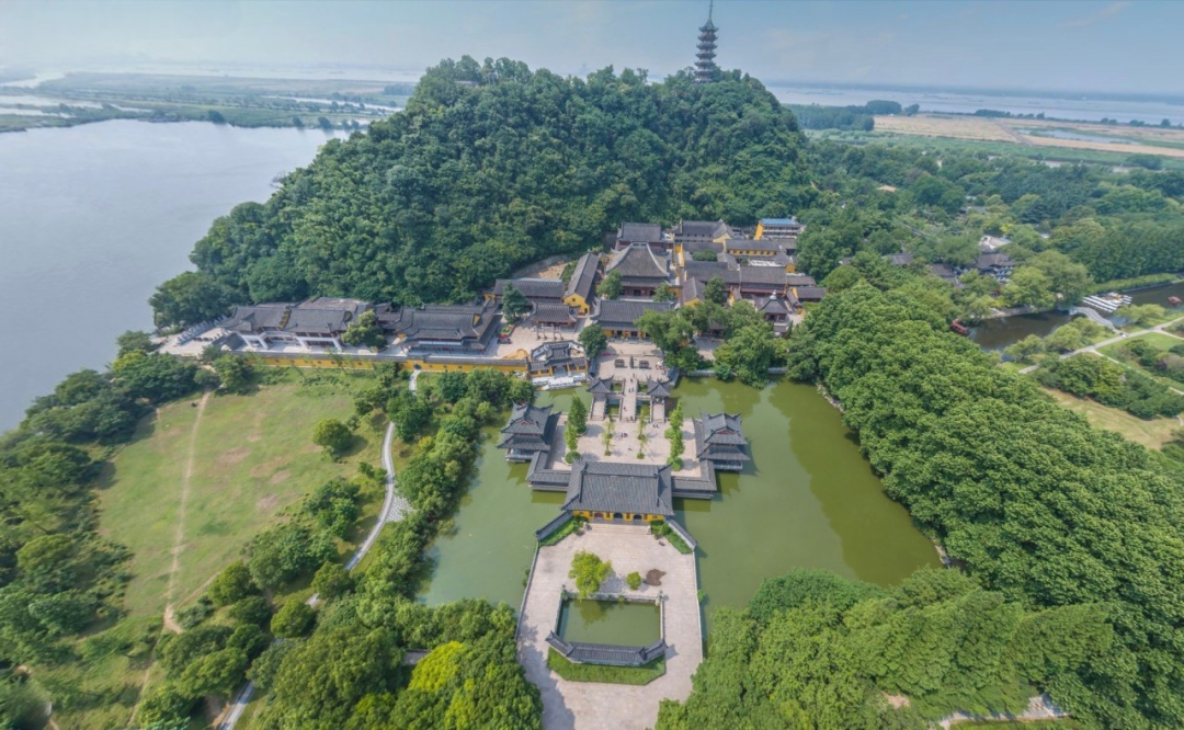 A scenic view of Zhenjiang Jiaoshan Beilin
