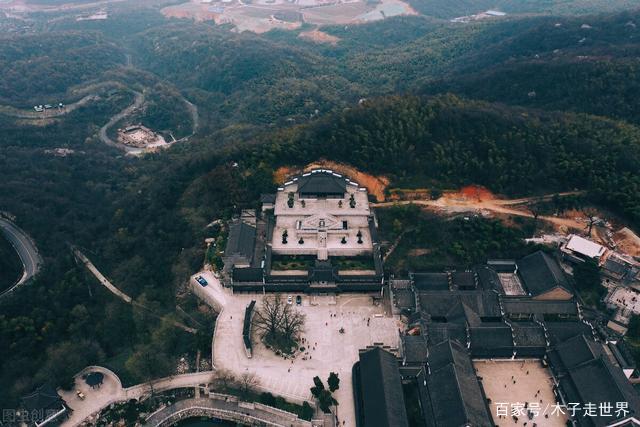 A scenic view of Zhenjiang Longchangsi