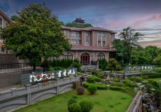 A scenic view of Zhenjiang Songyuan Liangcang Yizhi