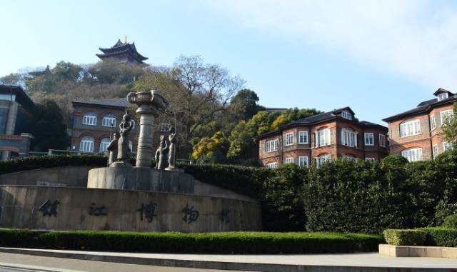 A scenic view of Zhenjiang Yingguo Lingshiguan Jiuzhi