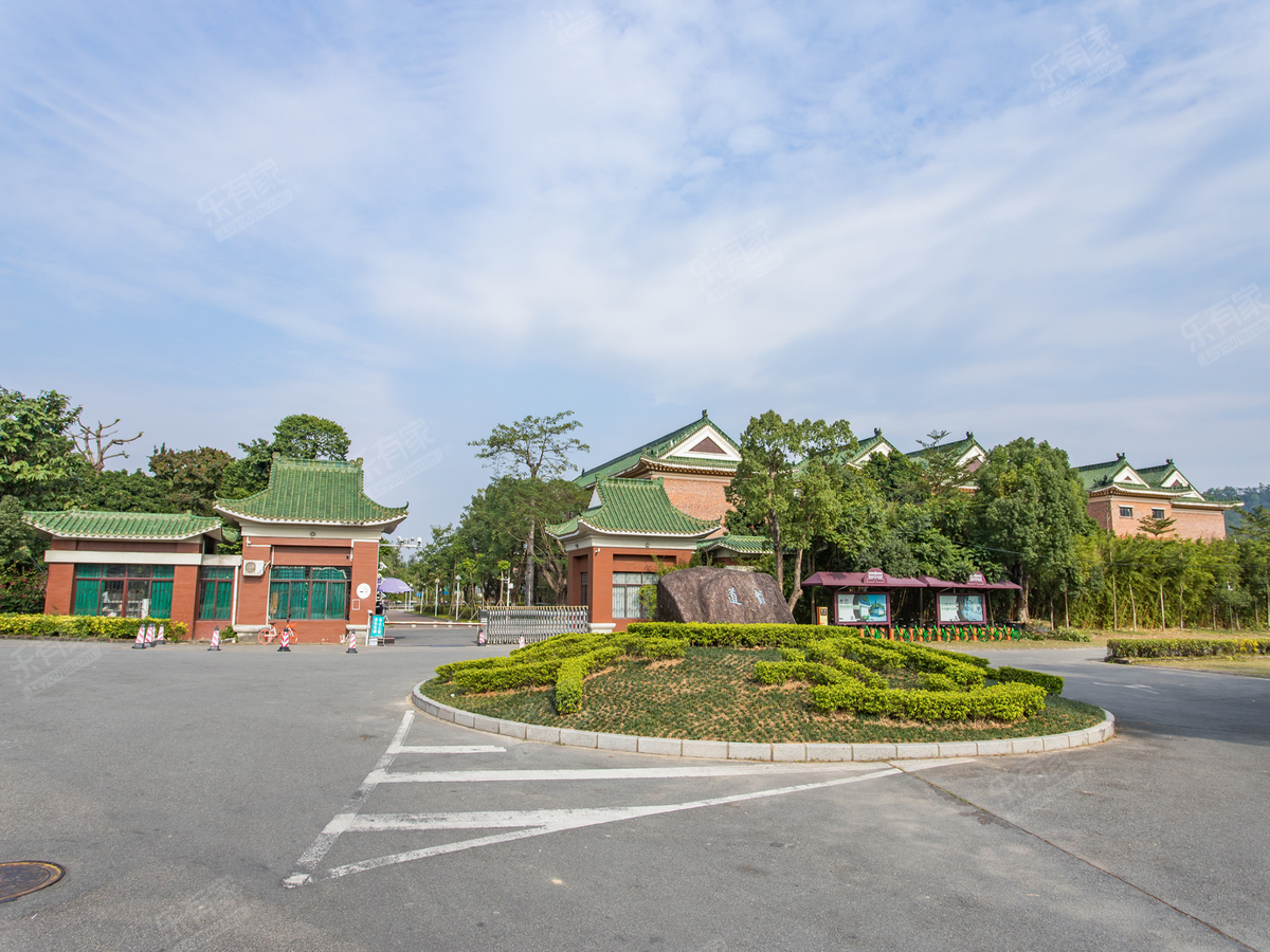 A scenic view of Zhongshan Jinian Zhongxue Jiuzhi