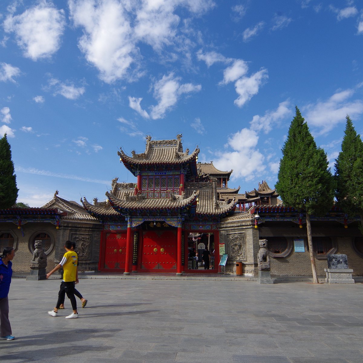 A scenic view of Zhongwei Gaomiao