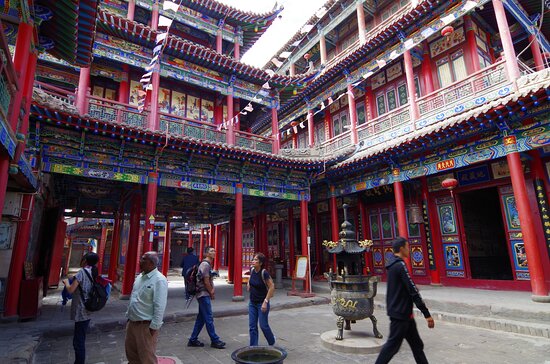 A scenic view of Zhongwei Gaomiao