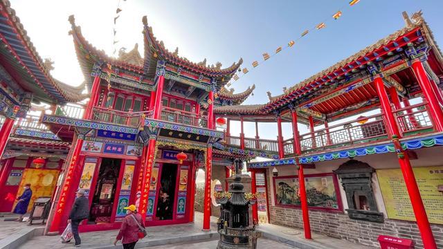 A scenic view of Zhongwei Gaomiao