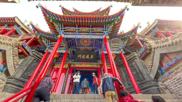 A scenic view of Zhongwei Qiying Beizui Chengzhi