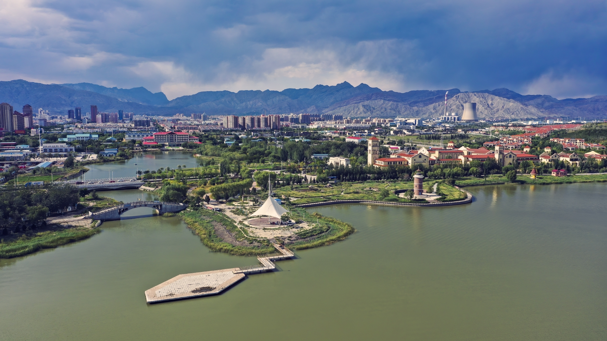 A scenic view of Zhongwei Qiying Beizui Chengzhi