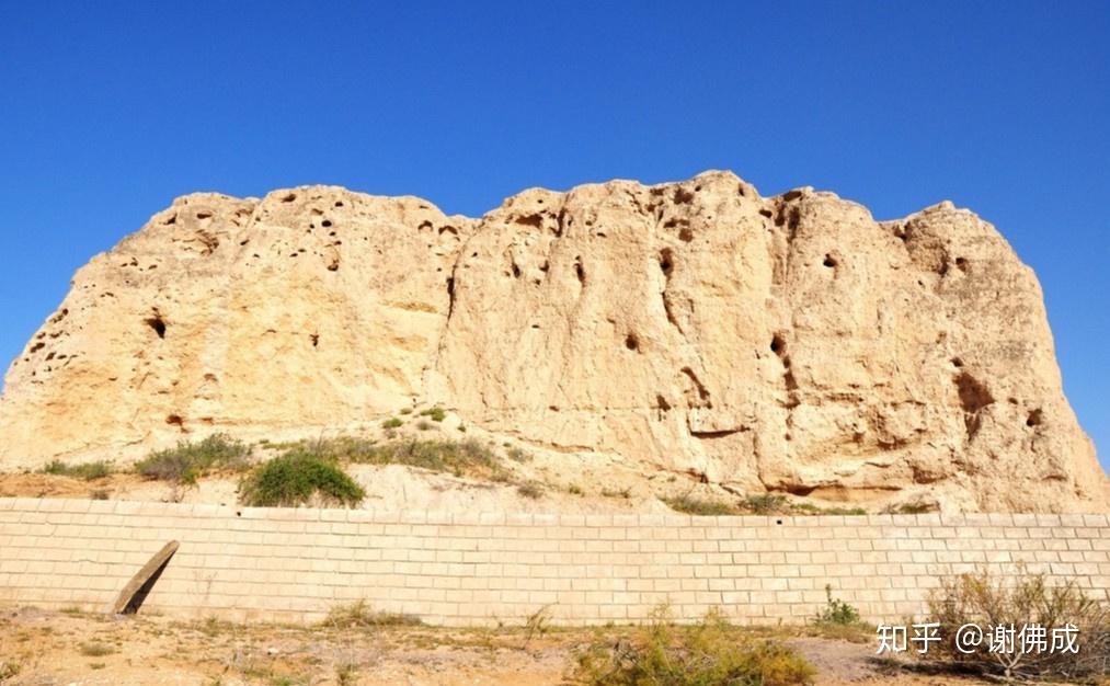 A scenic view of Zhongwei Zhaobishan Tongkuang Yizhi