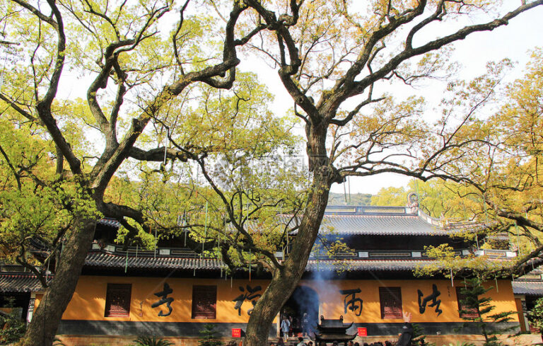 Experience the Beauty of Zhoushan Fayu Si: A Must-Visit Destination in Zhejiang
