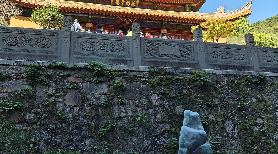 A scenic view of Zhoushan Fayu Si