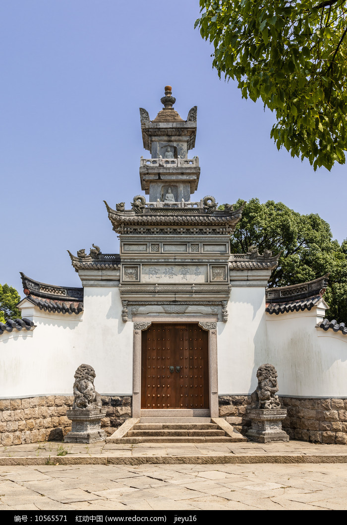 A scenic view of Zhoushan Putuoshan Duobaota