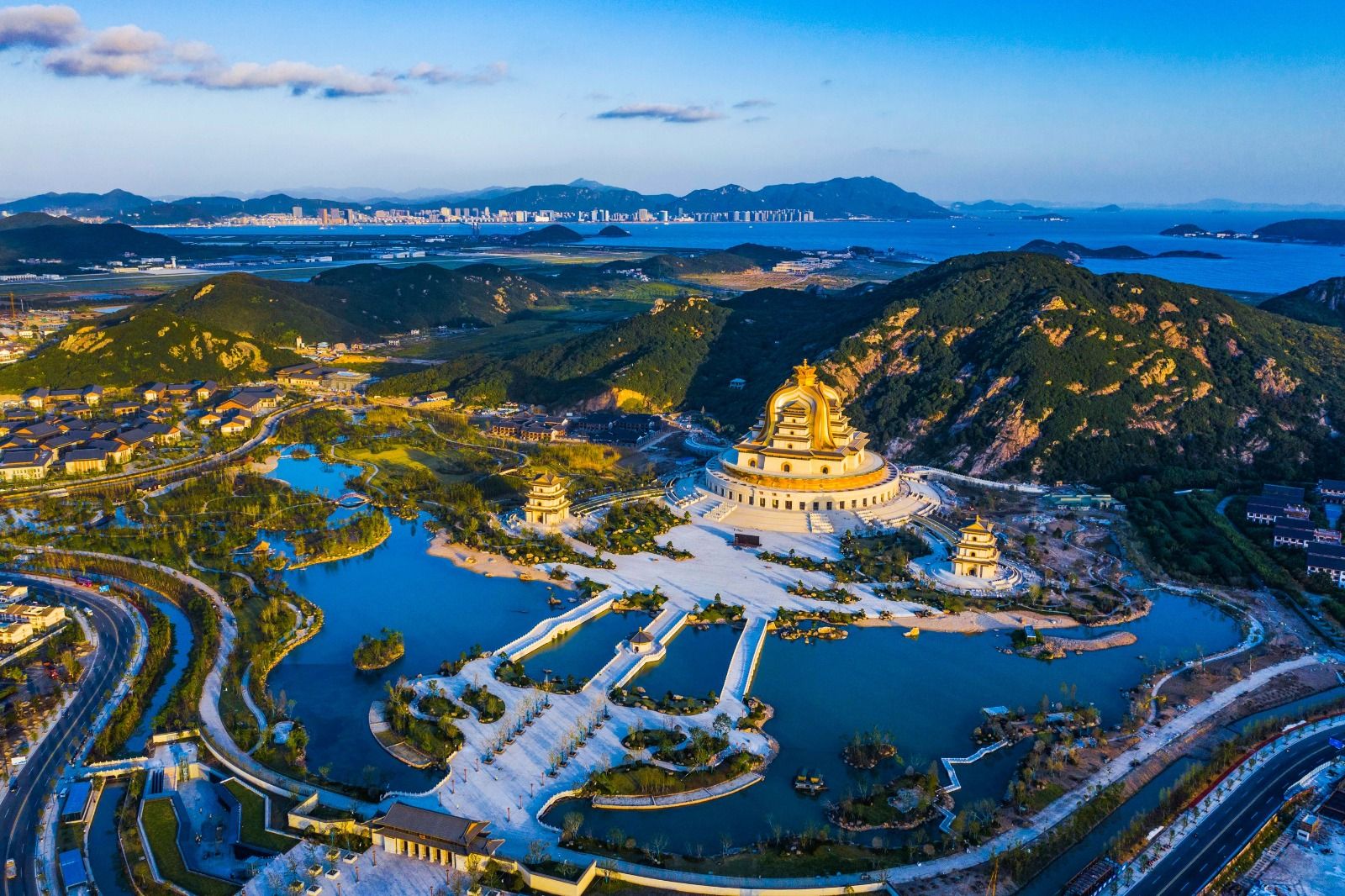 A scenic view of Zhoushan Putuoshan Puji Si