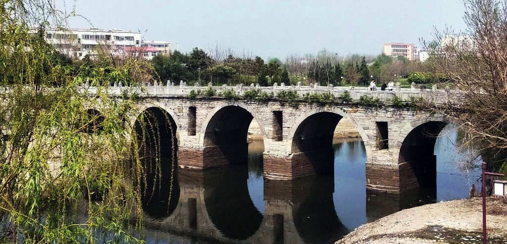 A scenic view of Zhumadian Runingshiqiao