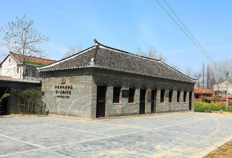 A scenic view of Zhumadian Zhonggongzhongyangzhongyuanjujiuzhi
