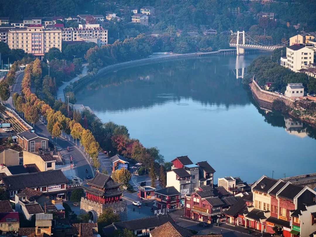 A scenic view of Zhuzhou Lujiang Shuyuan