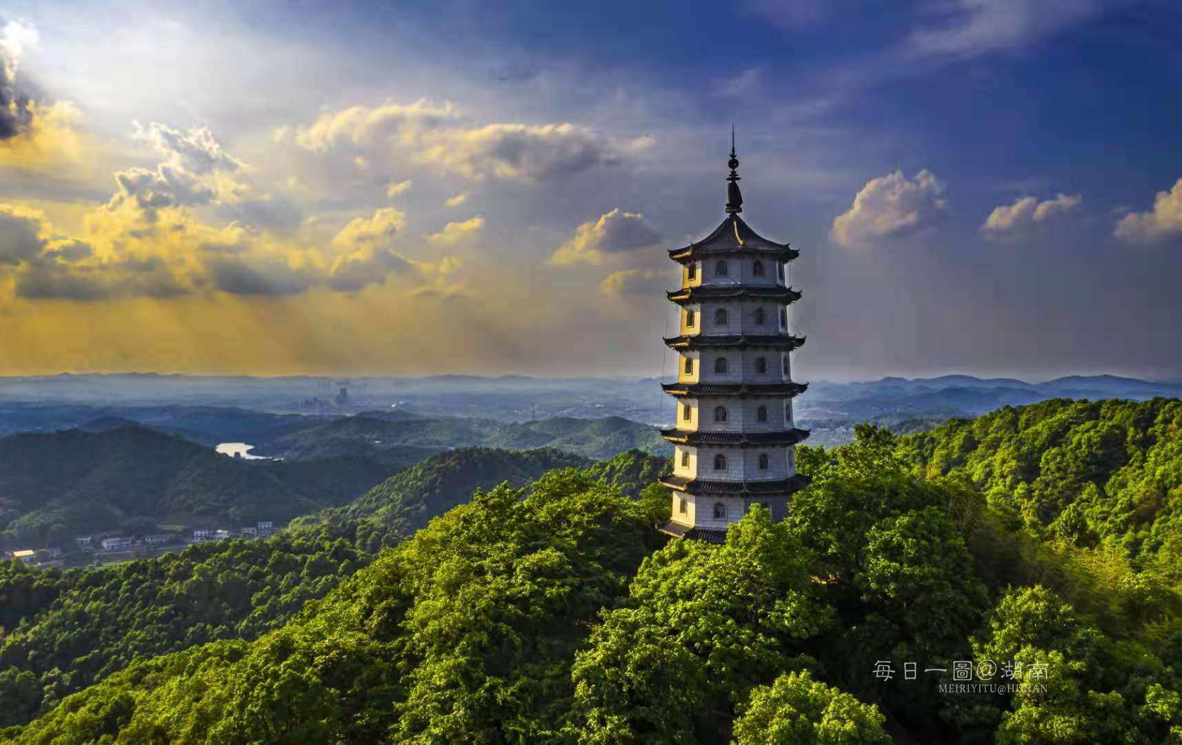 A scenic view of Zhuzhou Wangling Muqun