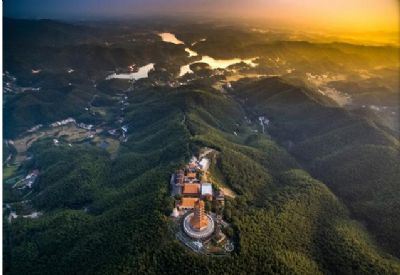 A scenic view of Zhuzhou Wangling Muqun