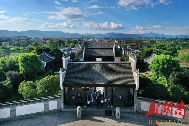 A scenic view of Zhuzhou Xianggan Geming Genjudi Jiuzhi