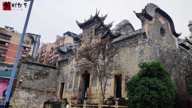 A scenic view of Zigong Huanhougong