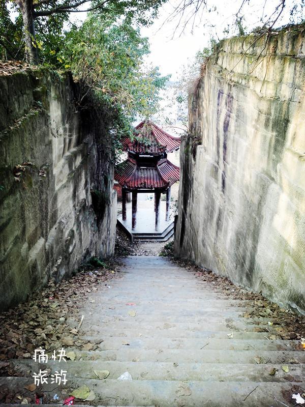 A scenic view of Zigong Rongxian Zhennanta