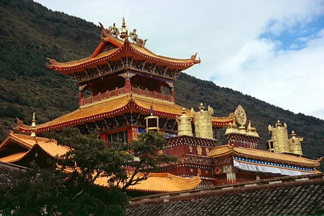 A scenic view of Zigong Xiqin Huiguan