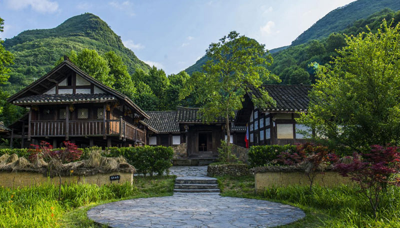 A scenic view of Zunyi Gouba Huiyi Jiuzhi