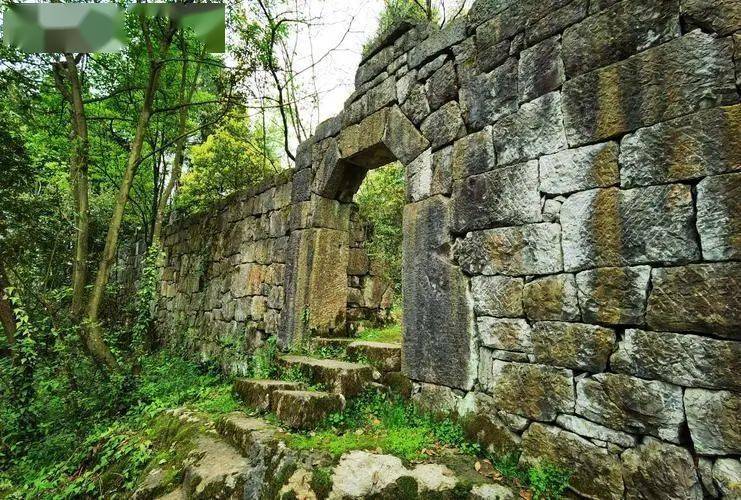 A scenic view of Zunyi Manaoshan Yingpan Yizhi